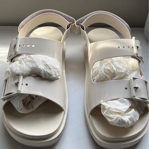 Gucci Womens Sandal With Mini Double G